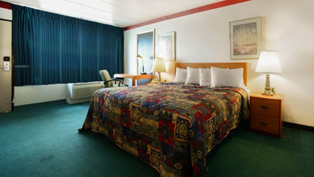 Photo of Bedroom in Maryville