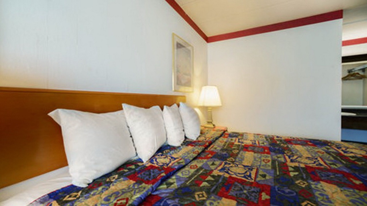 Photo of Bedroom in Maryville