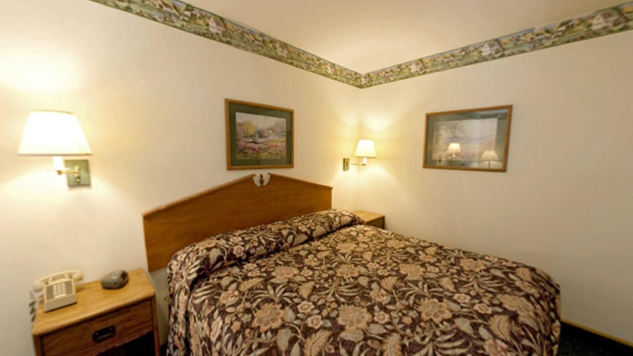 Photo of Bedroom in Litchfield