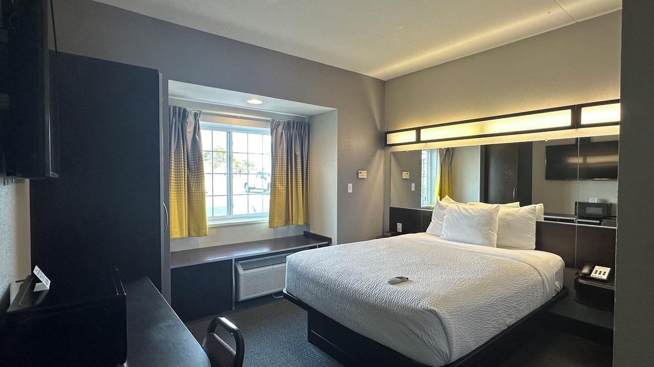 Photo of Bedroom in Quincy