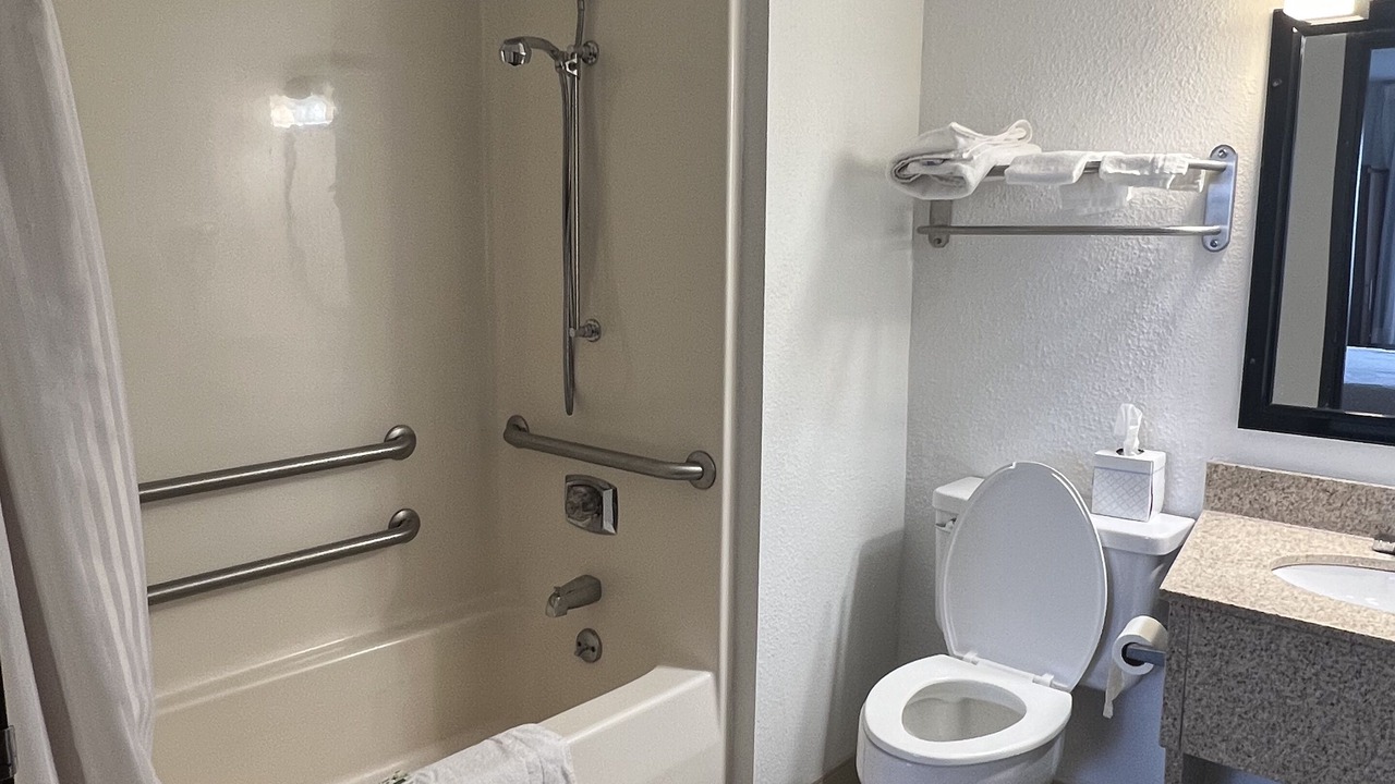 Photo of Bathroom in Effingham