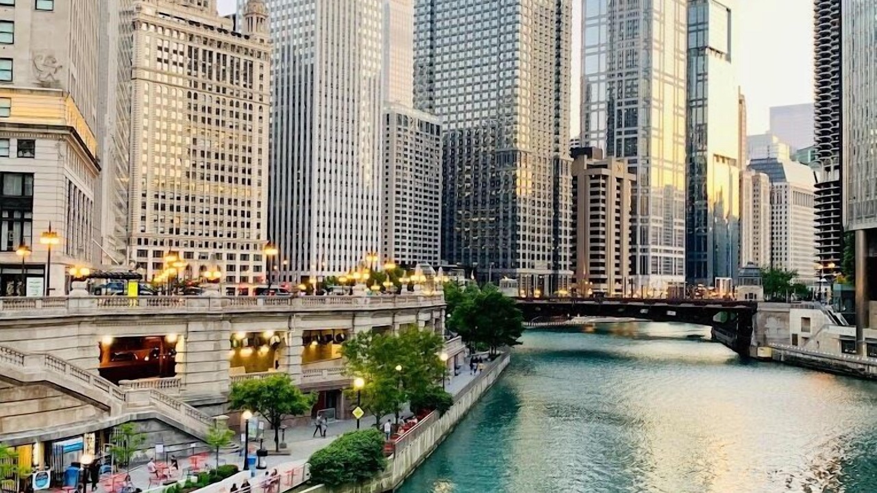Photo of Outdoor in Downtown Chicago