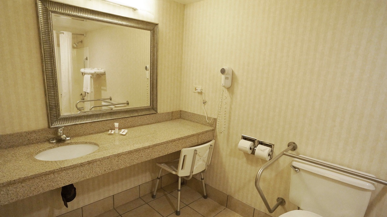 Photo of Bathroom in Waukegan