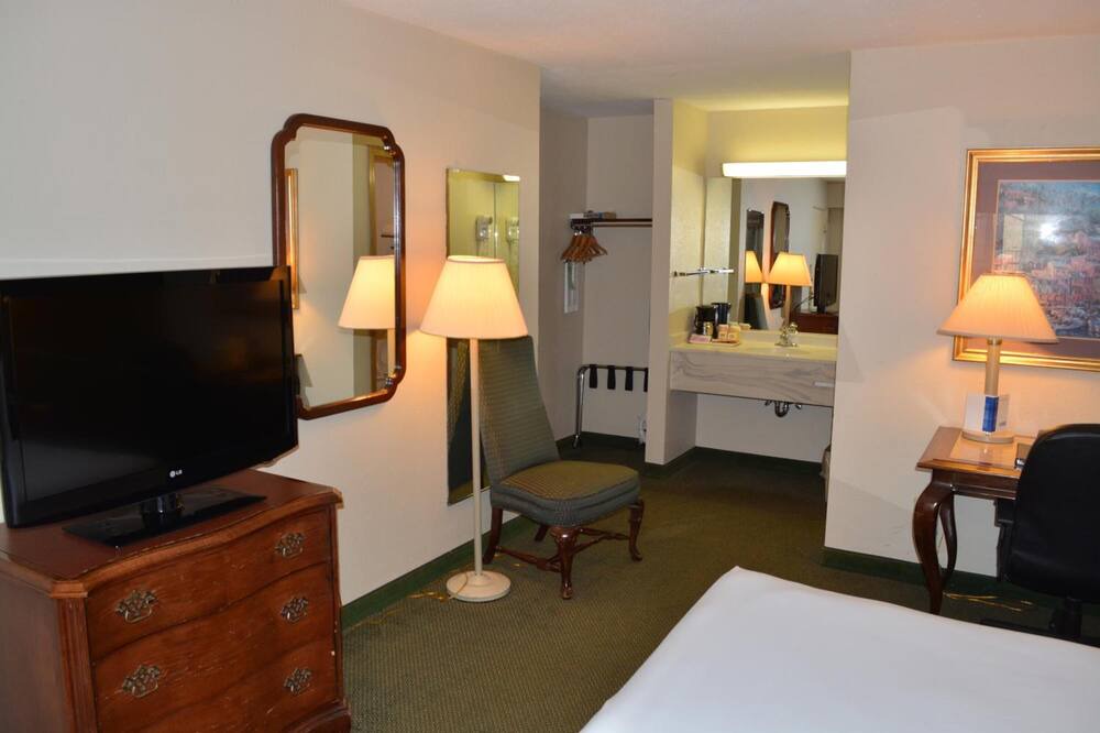 Photo of Bedroom in Indian Village