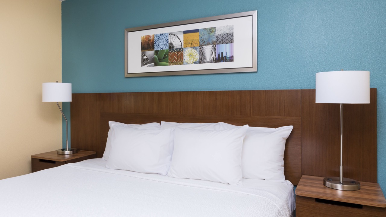 Photo of Bedroom in Galesburg