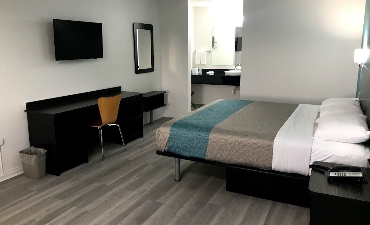 Photo of Bedroom in Metropolis