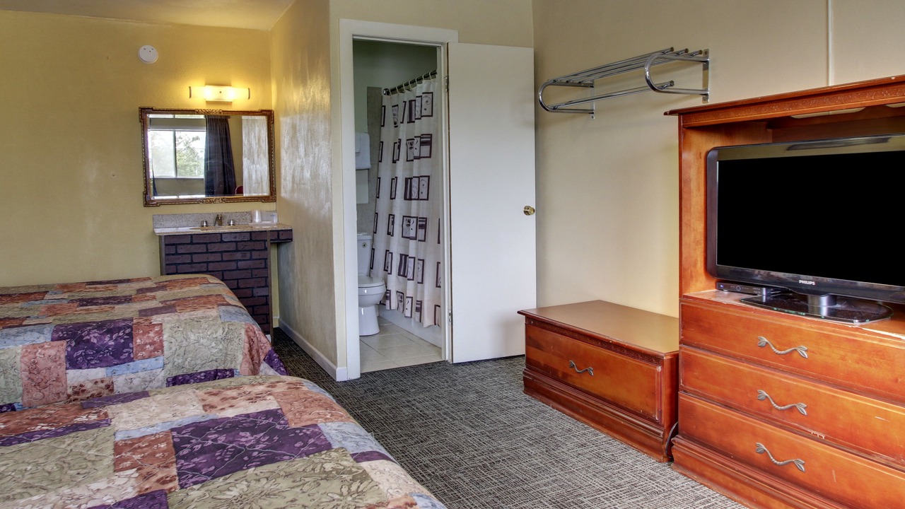 Photo of Bedroom in Macomb