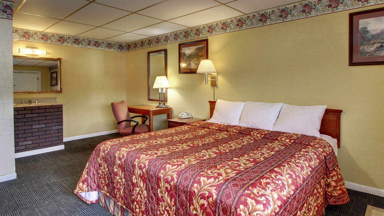 Photo of Bedroom in Macomb
