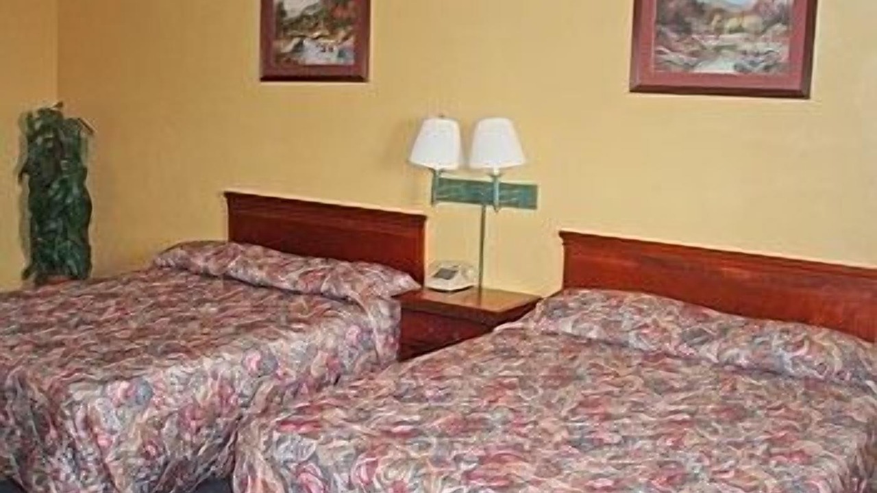 Photo of Bedroom in Macomb