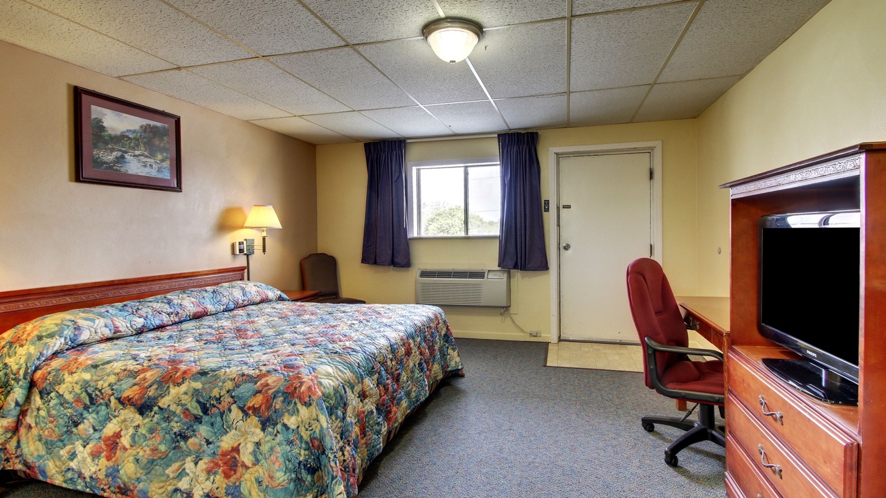 Photo of Bedroom in Macomb
