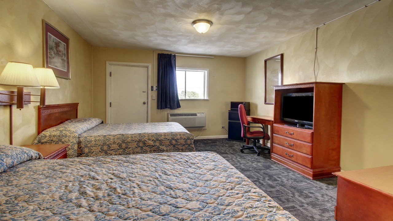 Photo of Bedroom in Macomb