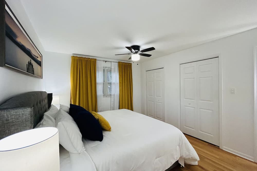 Photo of Bedroom in Willowbrook