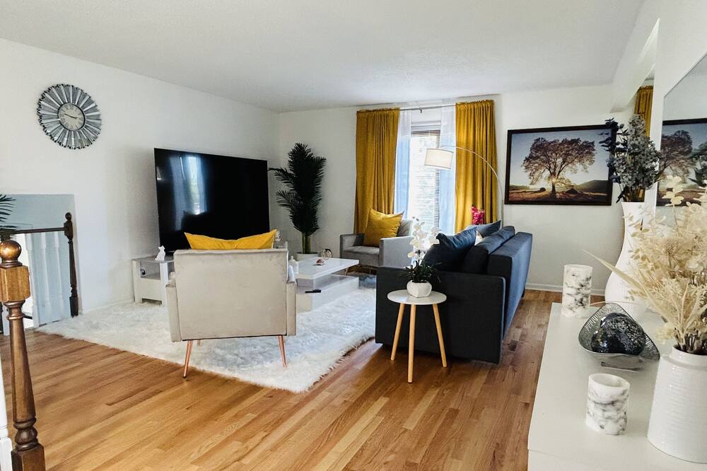 Photo of Livingroom in Willowbrook