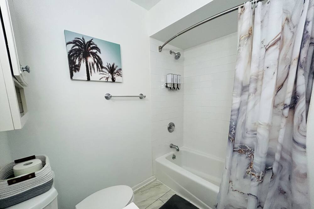 Photo of Bathroom in Willowbrook