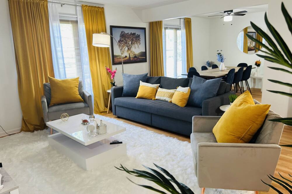 Photo of Livingroom in Willowbrook