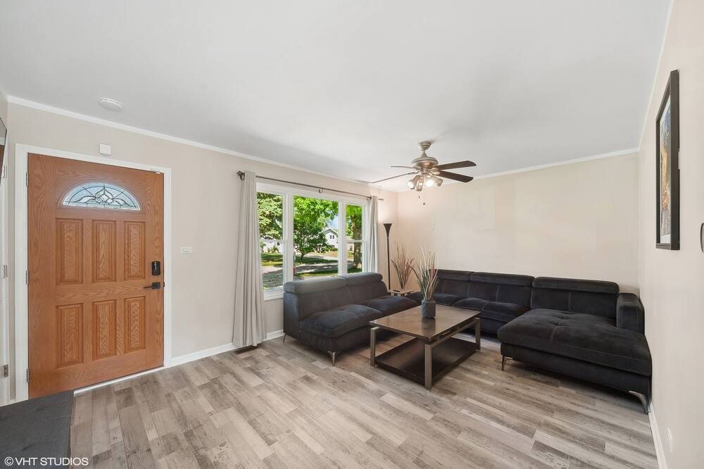 Photo of Livingroom in Schaumburg
