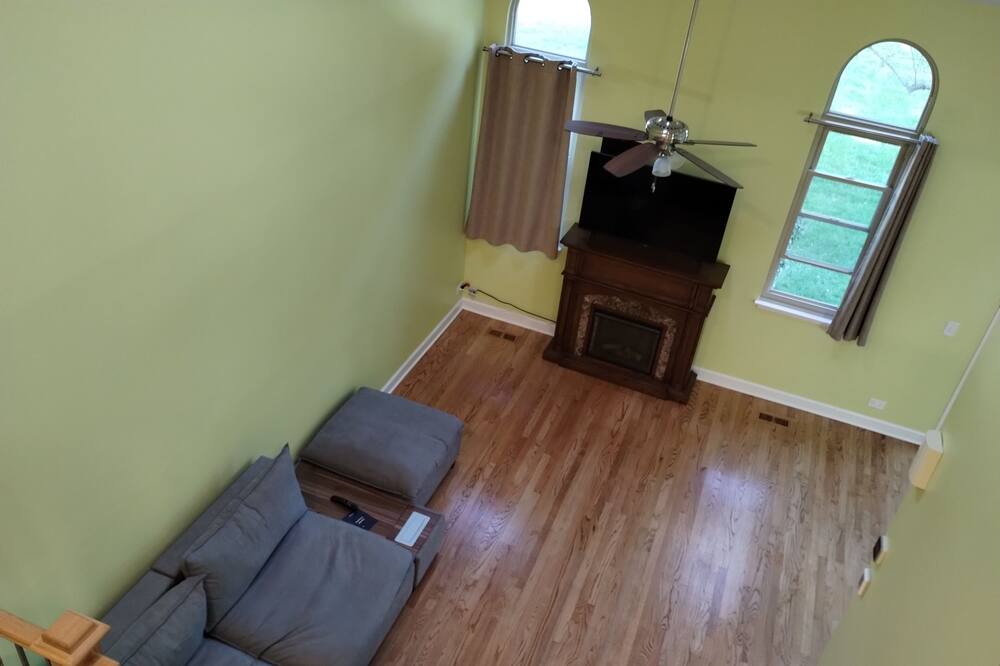 Photo of Livingroom in Wheeling