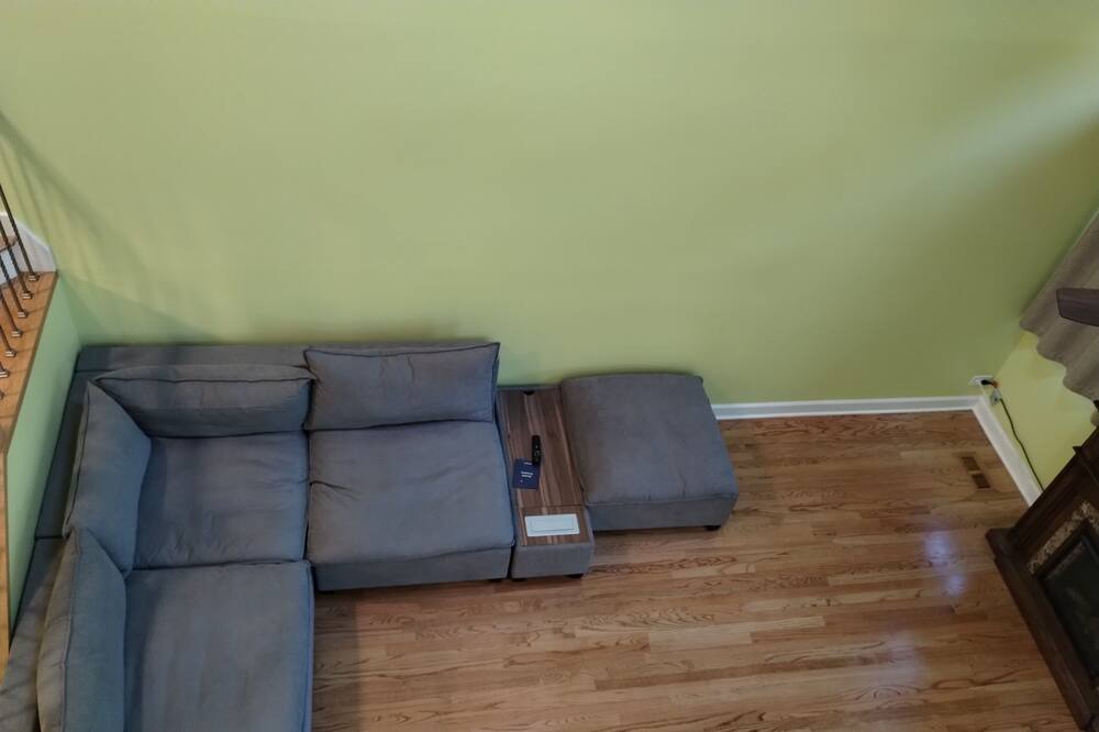 Photo of Livingroom in Wheeling