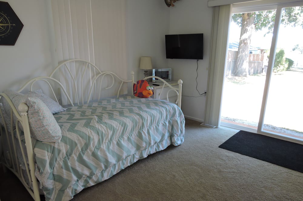 Photo of Bedroom in Village of Lakewood