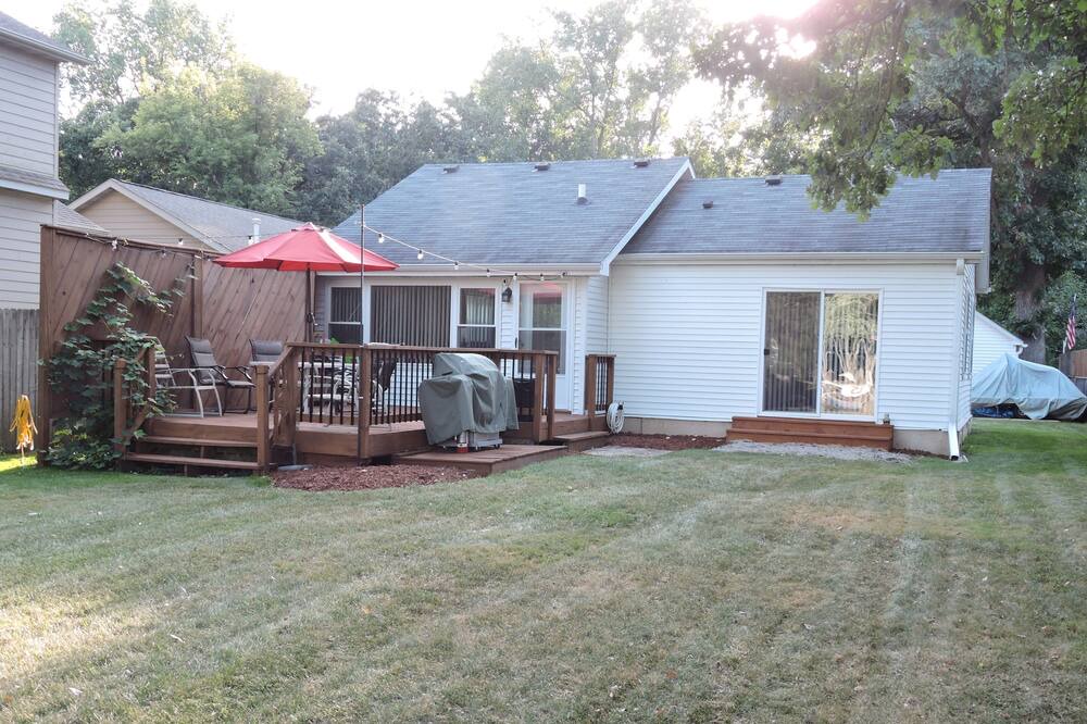 Photo of Outdoor in Village of Lakewood