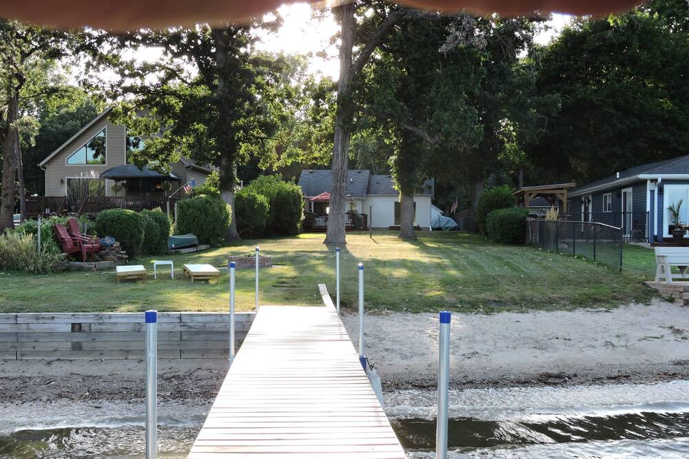 Photo of Outdoor in Village of Lakewood