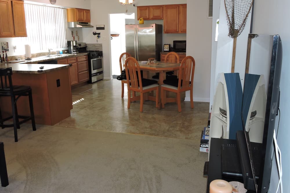 Photo of Kitchen in Village of Lakewood