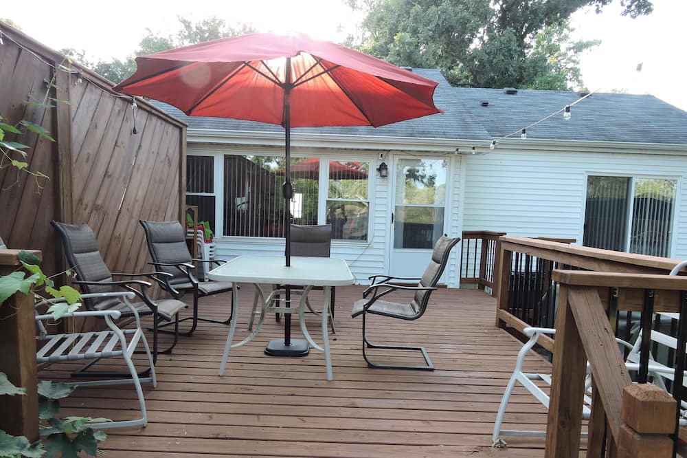 Photo of Outdoor in Village of Lakewood