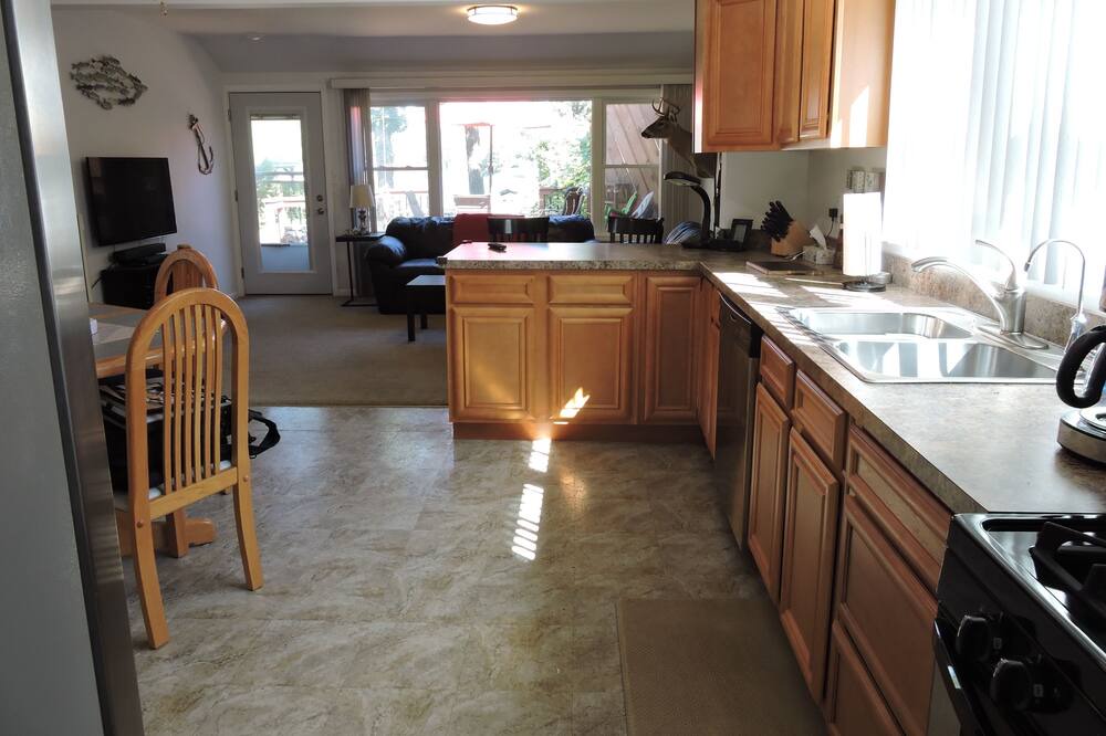 Photo of Kitchen in Village of Lakewood