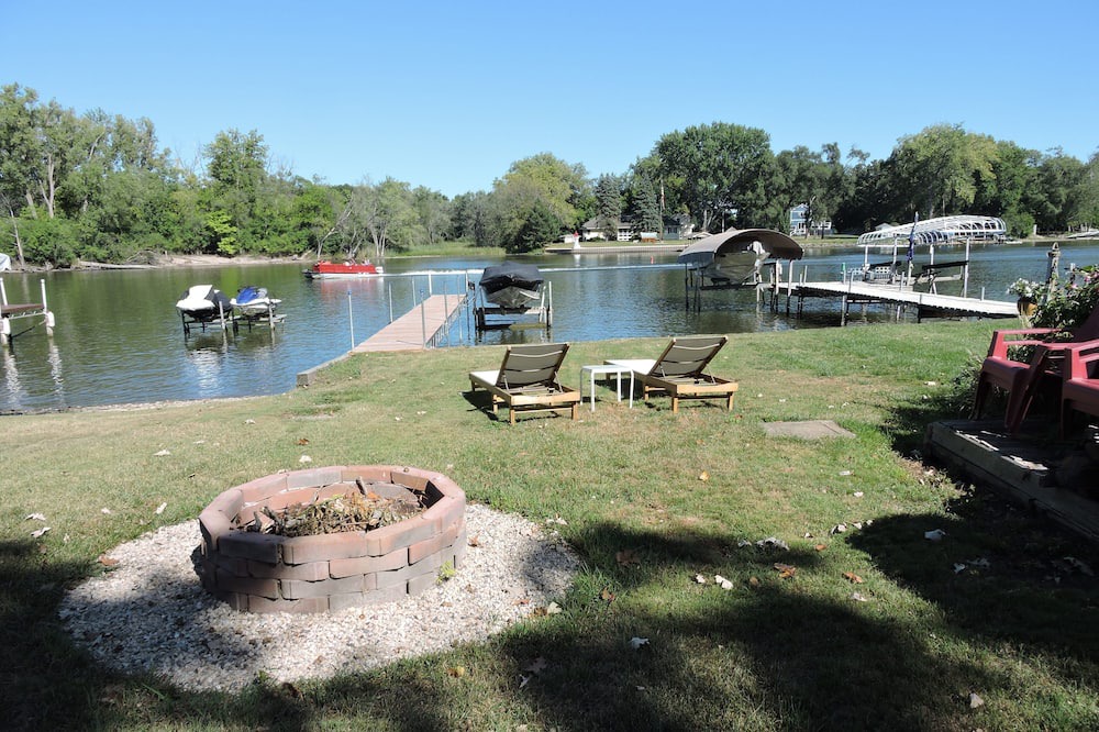 Photo of Outdoor in Village of Lakewood