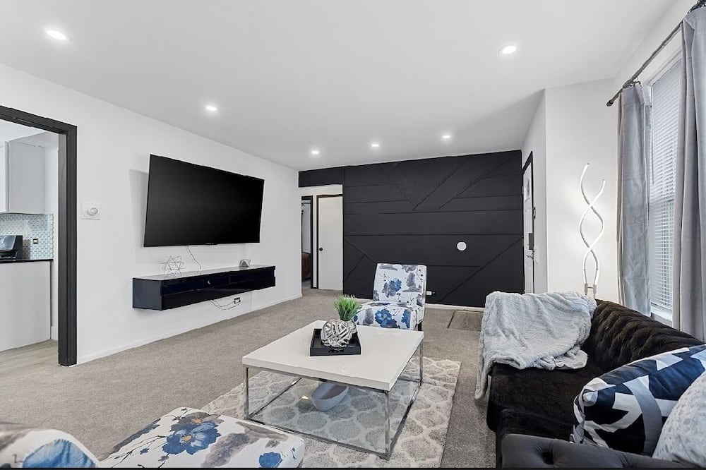 Photo of Livingroom in Homewood