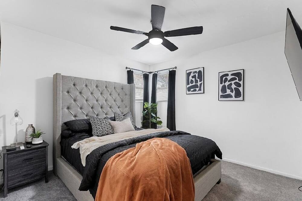 Photo of Bedroom in Homewood