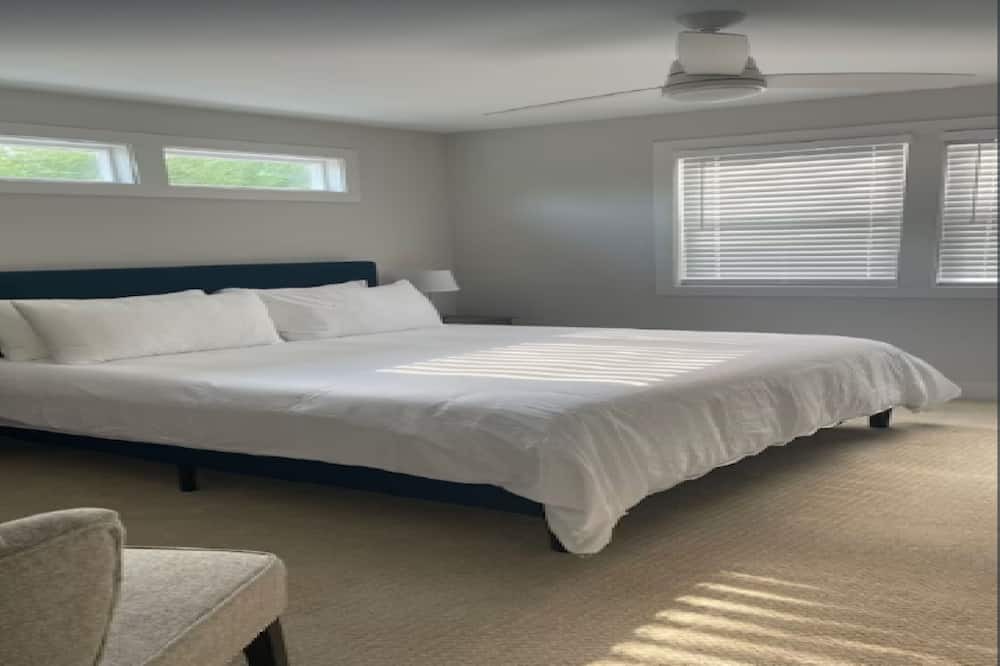 Photo of Bedroom in Libertyville