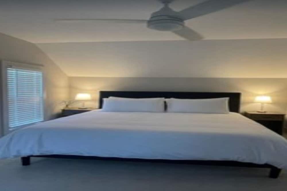 Photo of Bedroom in Libertyville