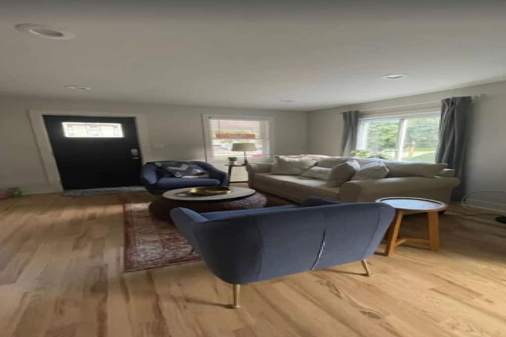 Photo of Livingroom in Libertyville