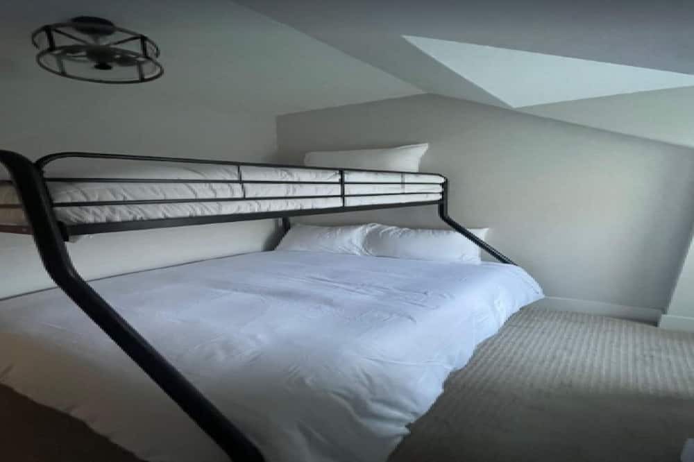 Photo of Bedroom in Libertyville