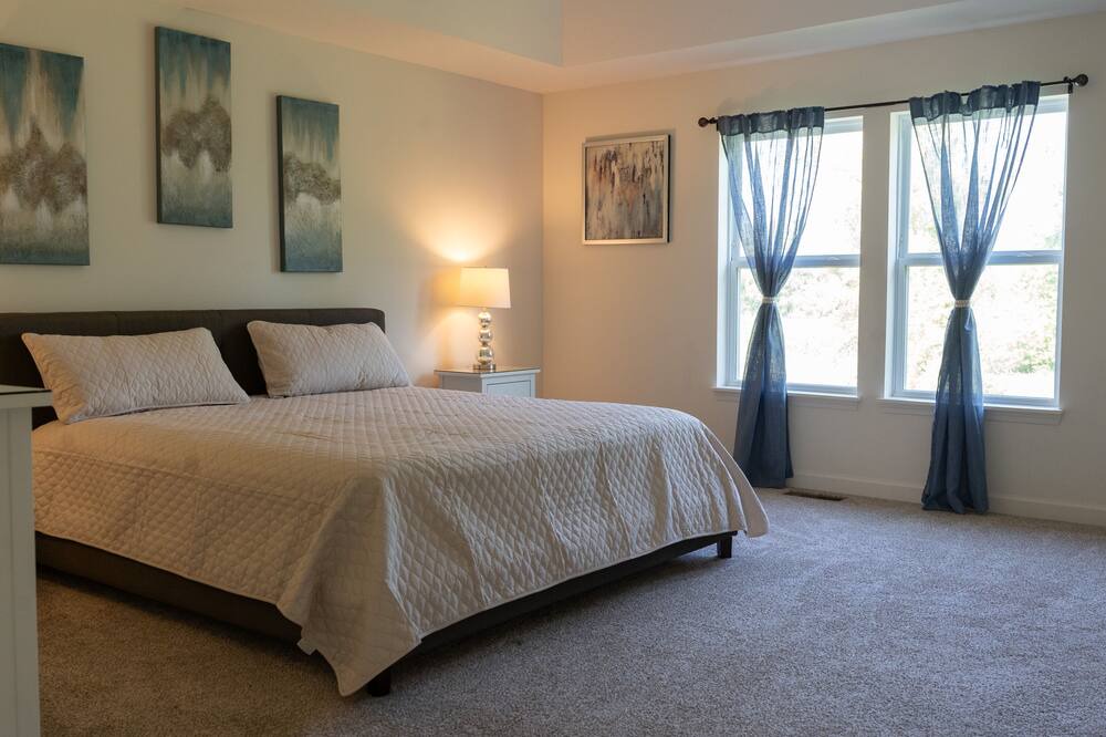 Photo of Bedroom in Lakemoor