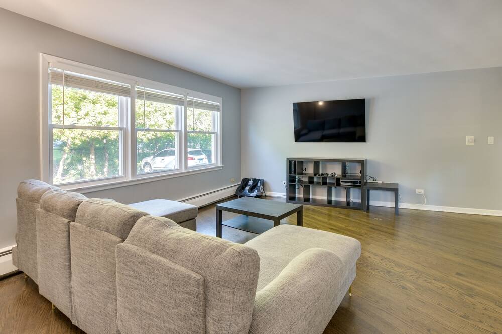 Photo of Livingroom in Norwood Park West