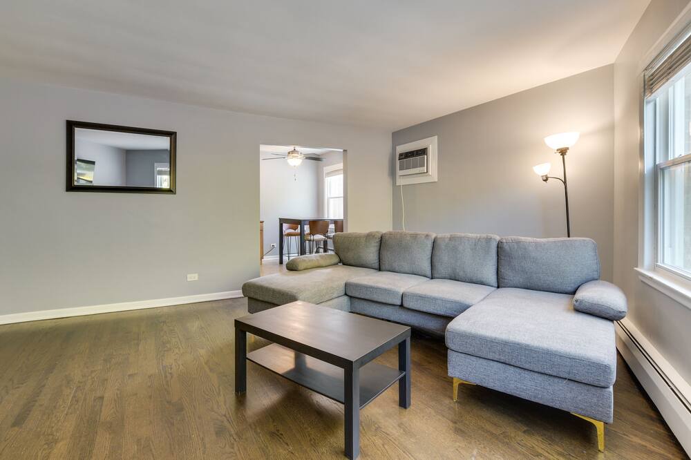 Photo of Livingroom in Norwood Park West