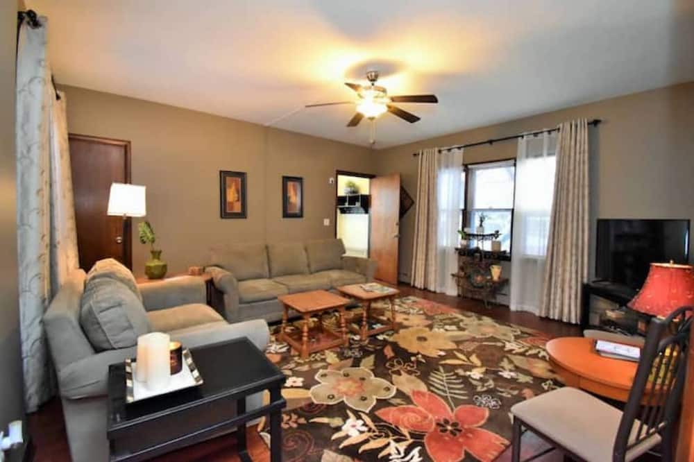 Photo of Bedroom in McHenry