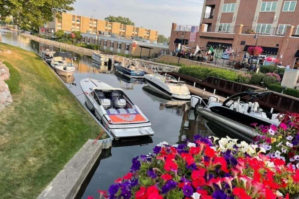 Photo of Outdoor in McHenry