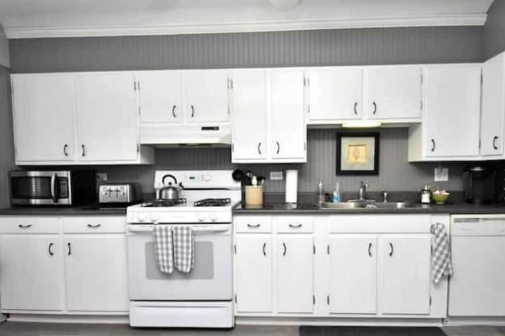 Photo of Kitchen in McHenry