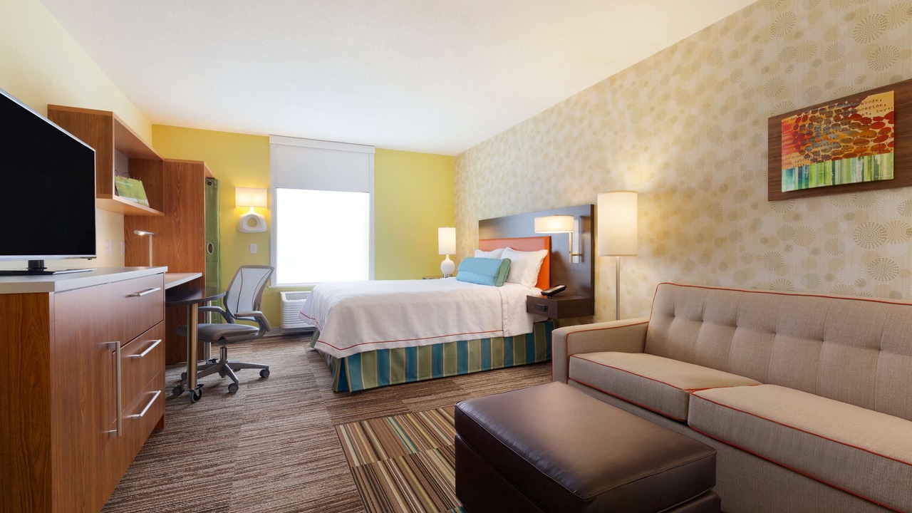 Photo of Livingroom in Champaign