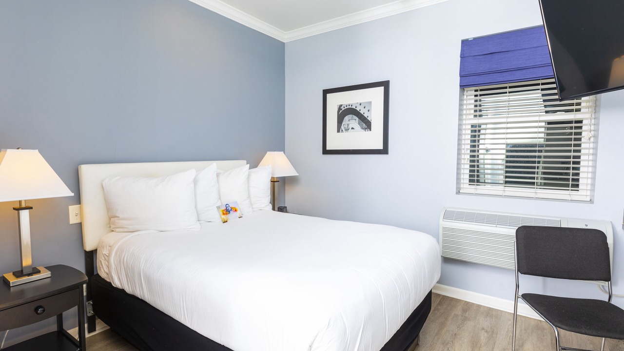 Photo of Bedroom in Near West Side