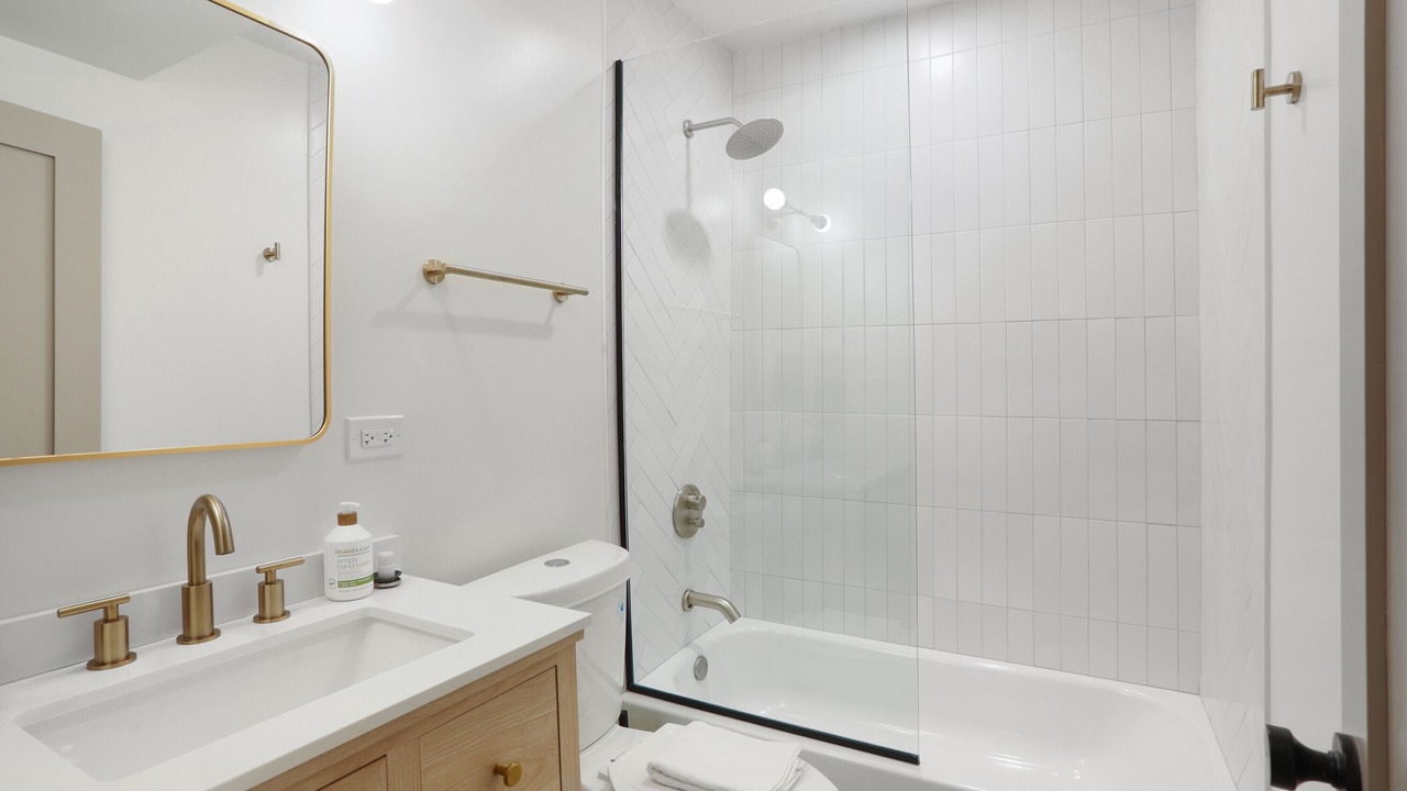 Photo of Bathroom in Logan Square