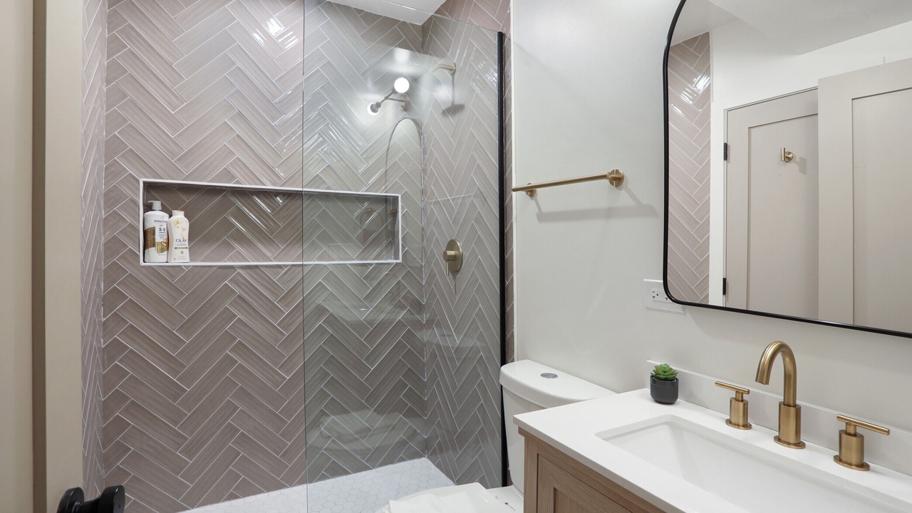 Photo of Bathroom in Logan Square