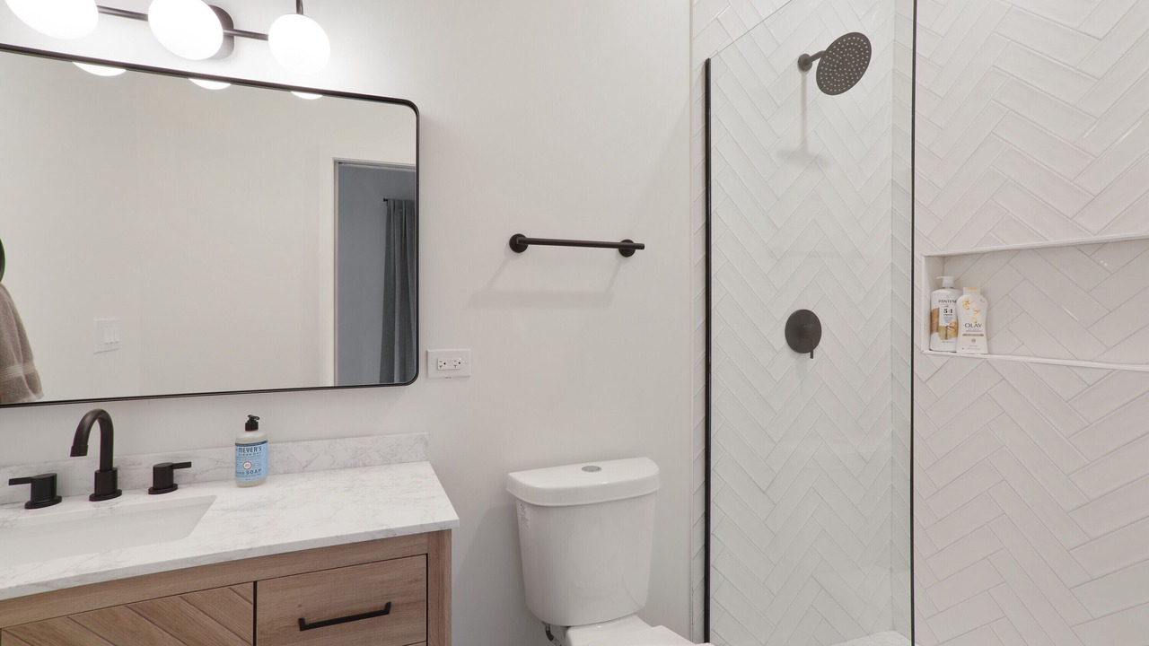 Photo of Bathroom in Logan Square