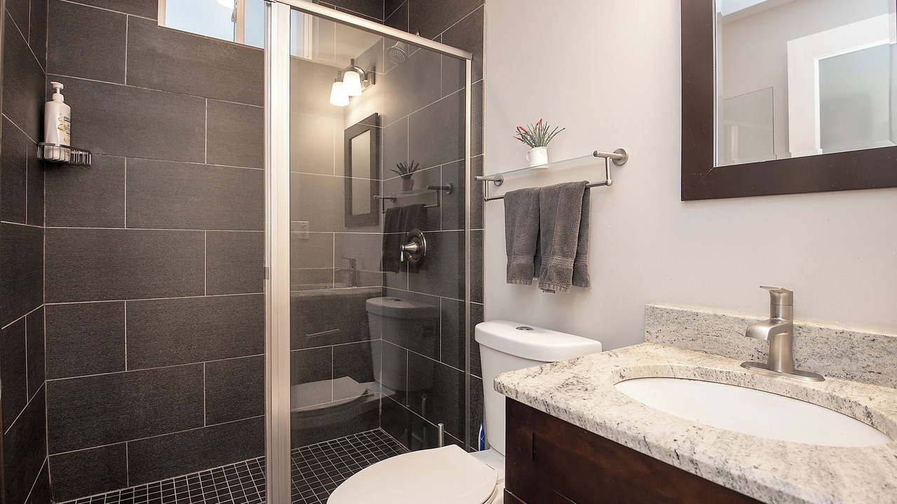 Photo of Bathroom in Roscoe Village