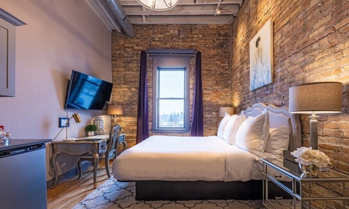 Photo of Bedroom in West Dundee