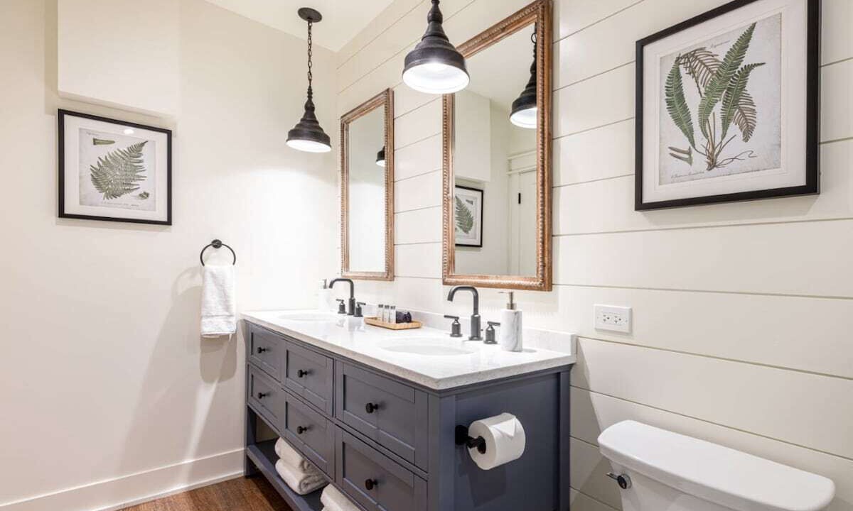 Photo of Bathroom in West Dundee