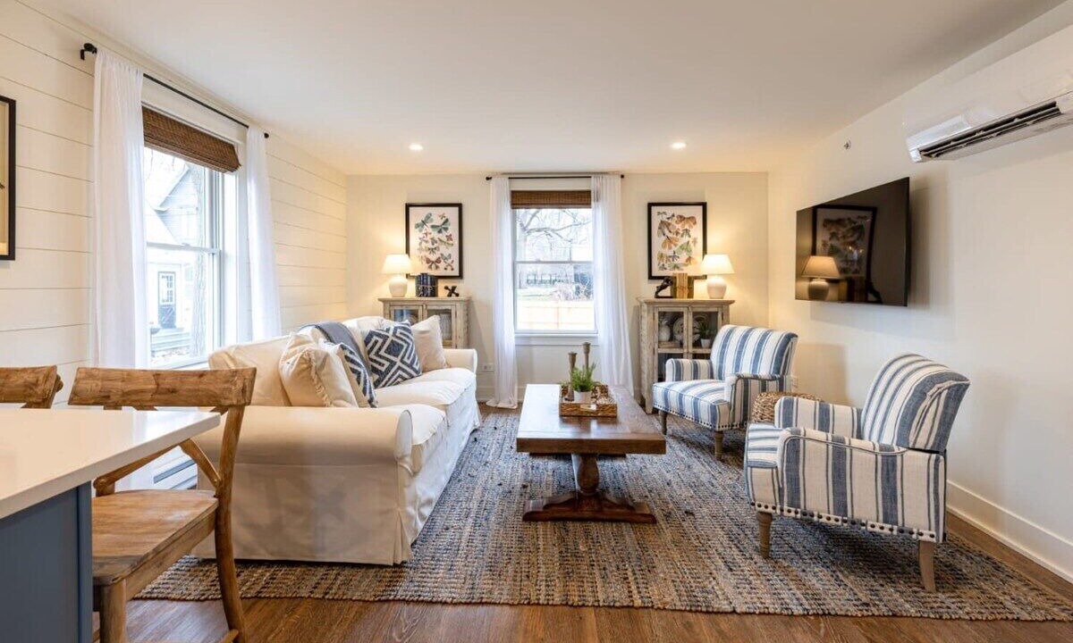 Photo of Livingroom in West Dundee
